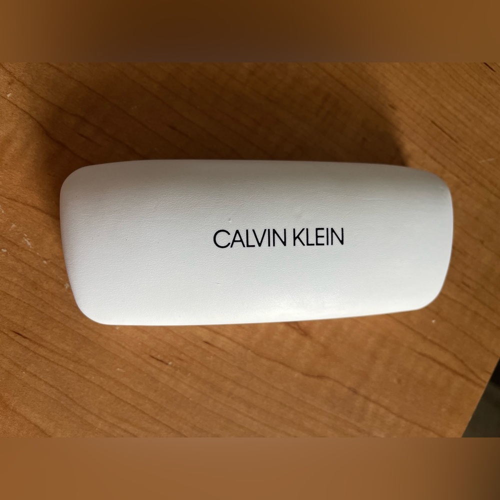 🚨3 for $15🚨 CALVIN KLEIN glasses case